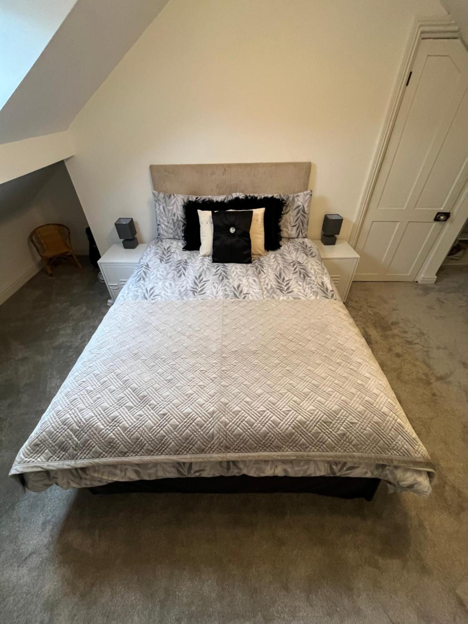 Wolf Hollow, Sleeps 4 Plus 2, Buxton Town Centre Exteriör bild